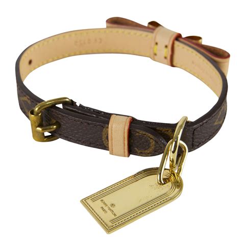 louis vuitton dog collar and leash.